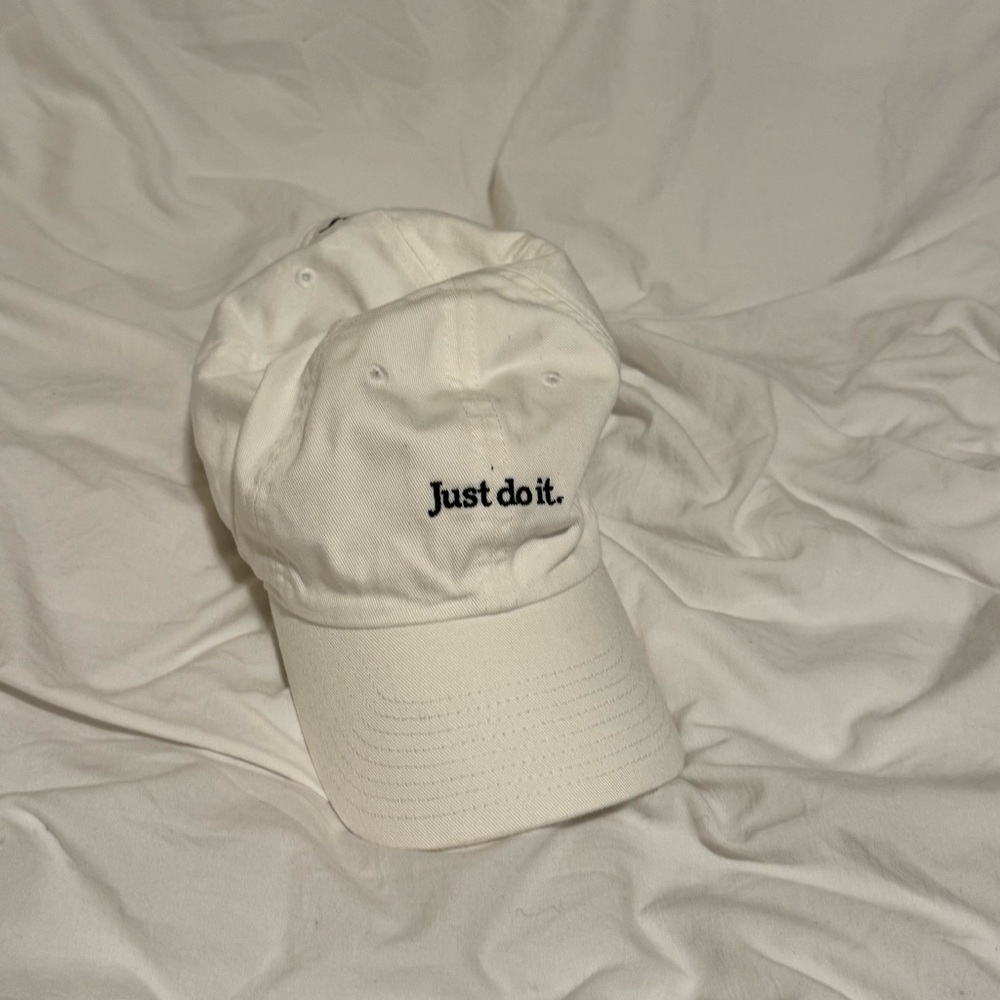 Nike Heritage White Cap